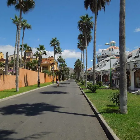 Apartamento Two Bedroom Beachfront No 3 With Sea-view, Heated Pool, Close To The Sea *