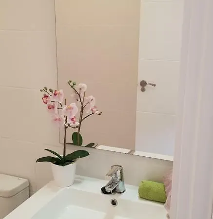 Apartamento Two Bedroom Beachfront No 3 With Sea-view, Heated Pool, Close To The Sea *