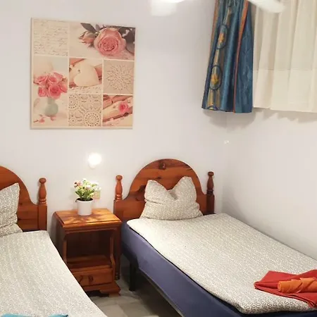 Two Bedroom Beachfront No 3 With Sea-view, Heated Pool, Close To The Sea Apartamento *
