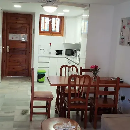 Two Bedroom Beachfront No 3 With Sea-view, Heated Pool, Close To The Sea